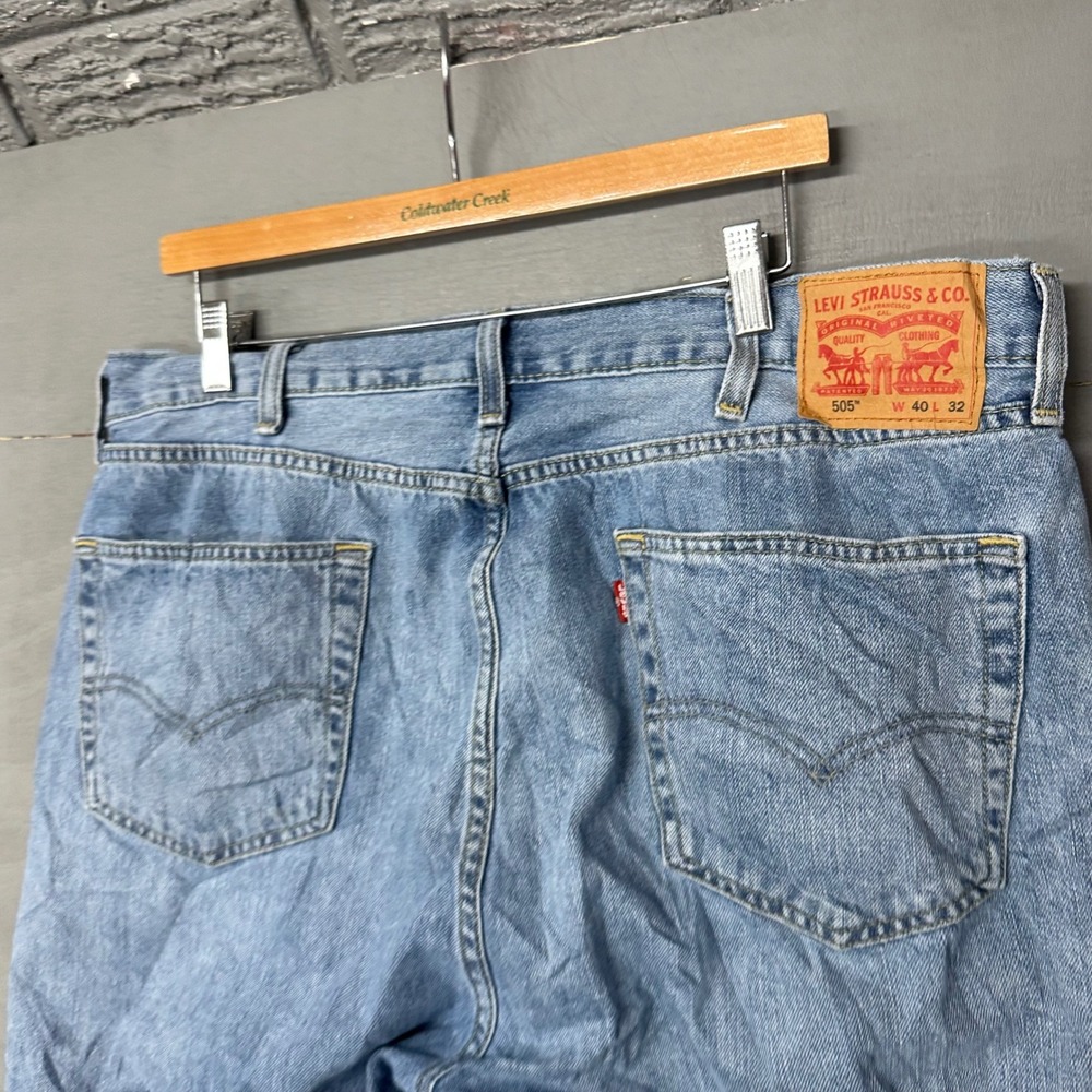 Levi's 505 Regular Fit Straight Leg Jeans Mens 40x32‎ Light Wash Blue Denim